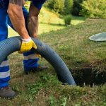 Wodoszczelny zbiornik betonowy – poradnik dla właścicieli domów z praktycznymi wskazówkami